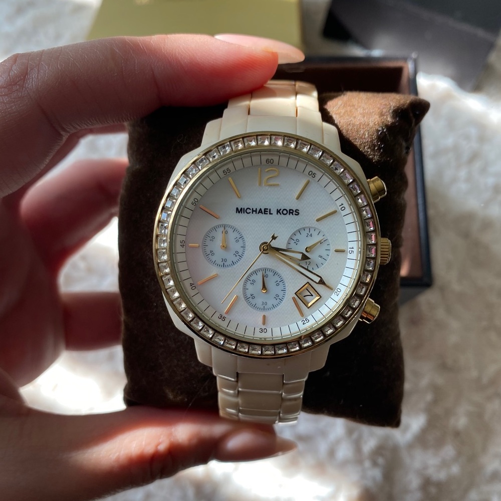 MICHAEL KORS AUTHENTIC WHITE & GOLD WATCH